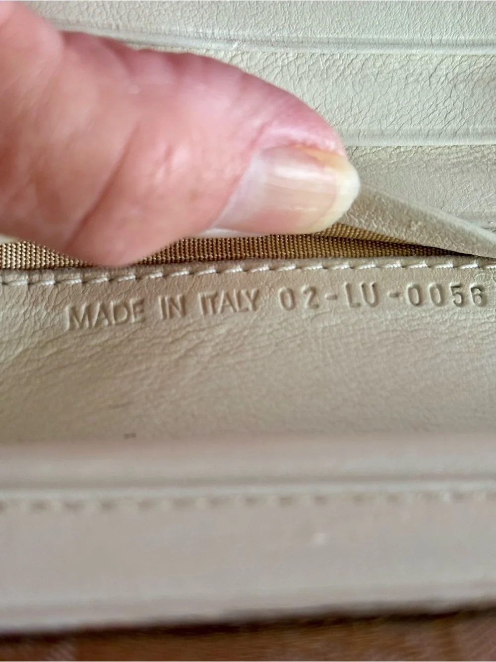 Christian Dior Vintage Cream Leather Bifold Wallet CD Logo Compact Wallet w/ Box